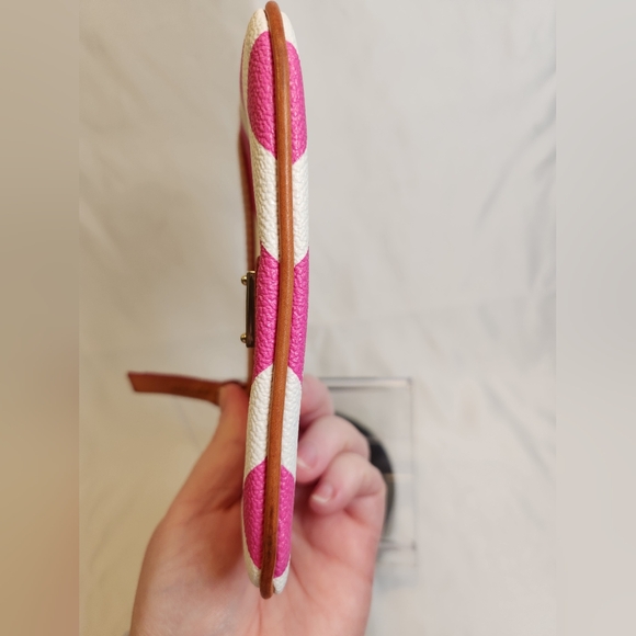 Dooney & Bourke Slim Coin Pouch Fuschia Chevron - Picture 8 of 10